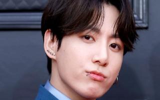 watch-when-bts-jungkook-was-rumoured-to-be-dating-his-tattooist-lee-mijoo-on-sensational-saturday-kim-taehung-v-rm-k-pop-news